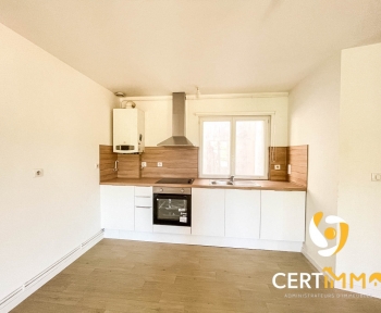 Location Appartement avec terrasse  pièce Valenciennes (59300) - Place de l'esplanade