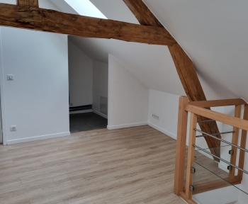 Location Appartement rénové 2 pièces Pussay (91740) - centre ville