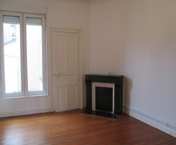 Location Appartement 3 pièces Reims (51100) - 69 Place Luton (1er étage)
