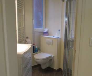 Location Appartement 1 pièce Reims (51100) - 2 rue de Bourgogne (rez-de-chaussée gauche)