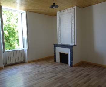 Location Maison 3 pièces Gironde-sur-Dropt (33190)